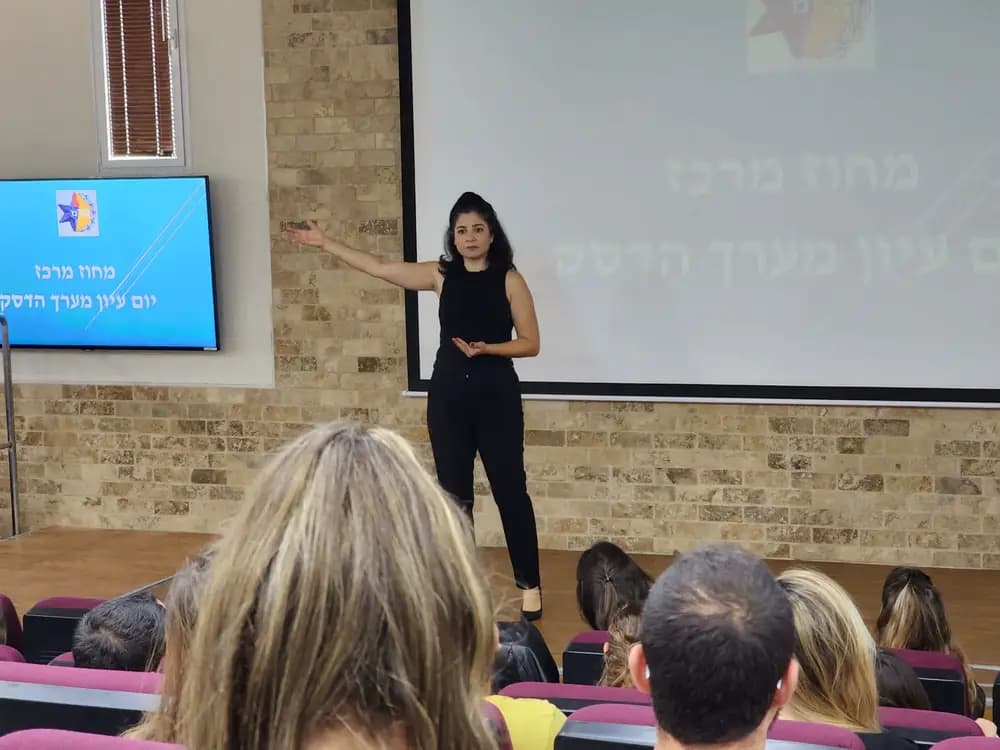 אודליה יקיר - הומור - הרבה מעבר לצחוק