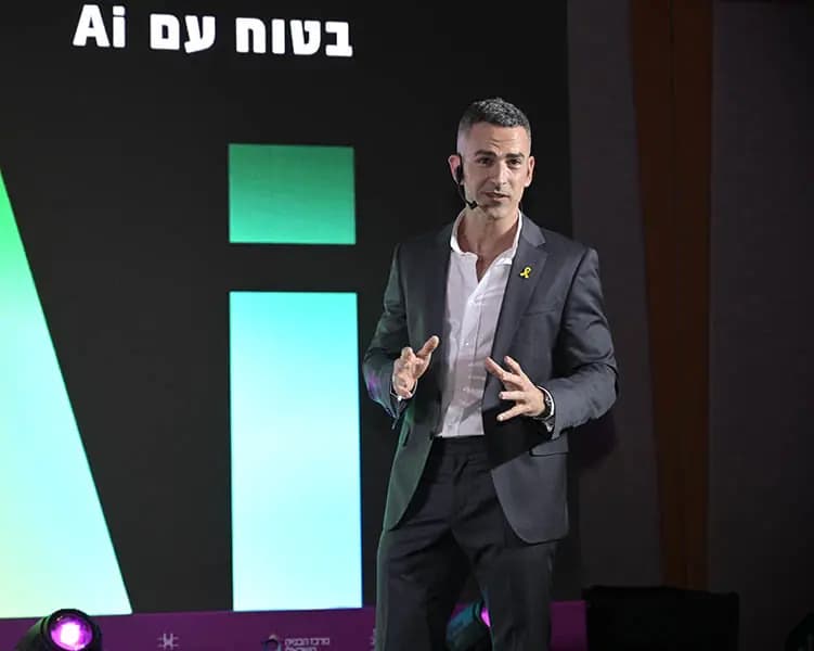 אלברט אסקולה - חדשנות אדריכלית במציאות משתנה