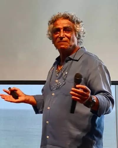 עמוס נחום