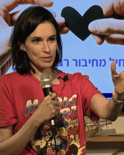 ריבי טל ישינסקי - ברוכים הבאים לבמה שלכם