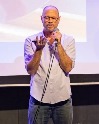 דני פרידלנדר - המפלצות שמתחת למיטה : על חרדות, פחדים וחוסן נפשי