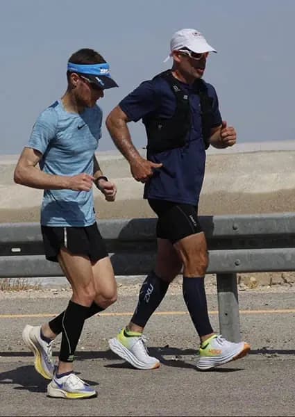 עמרי אלמוג - לרוץ רחוק כדי לחיות