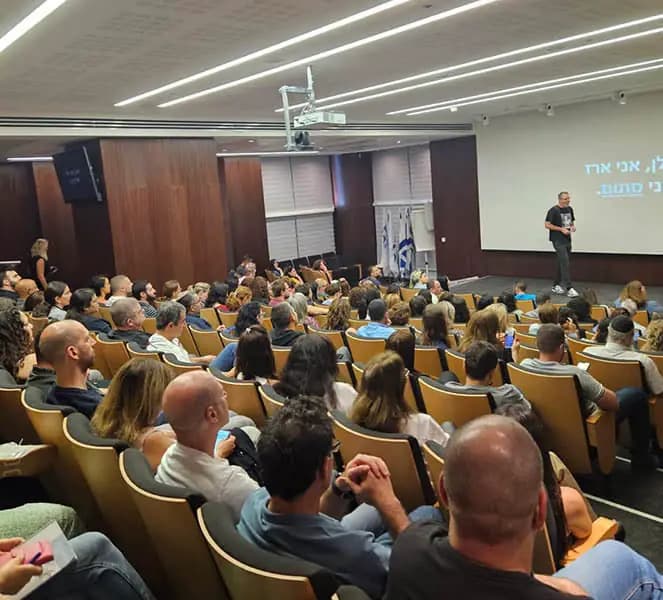 ארז רובינשטיין - AI: LIFE CHANGING FUN