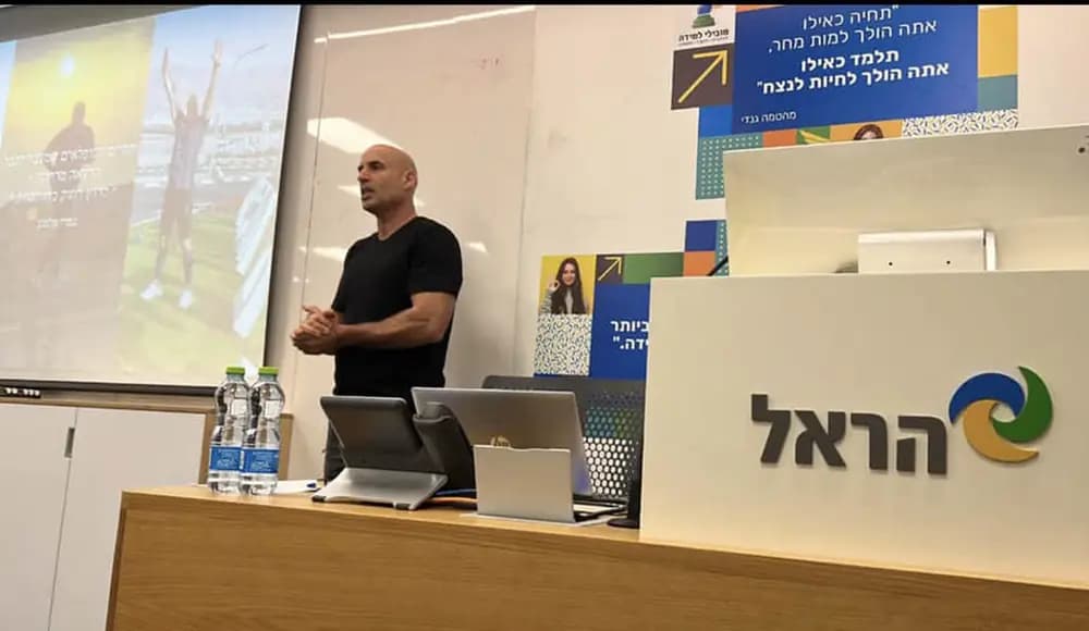 עמרי אלמוג - לרוץ רחוק כדי לחיות