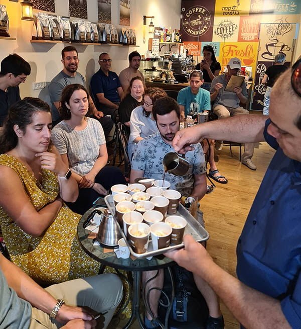 רועי בן אשר - מרצה - הרצאות וסדנאות - זירת המרצים מבית דברא - סדנת קפה חוויתית