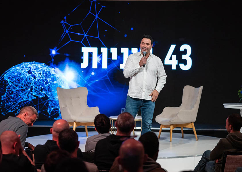 הרצאה: לנצח בקרבות היום יום - אריק זאבי - זירת המרצים מבית דברא